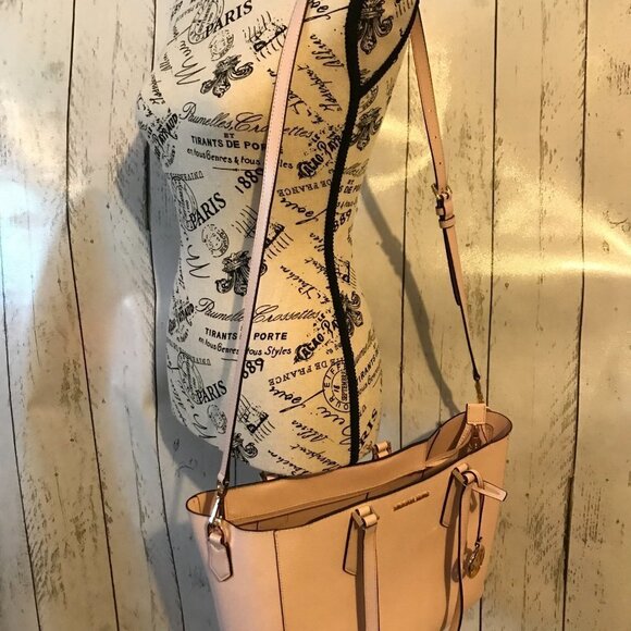 Michael Kors Kimberly Tote in Powder Blush In excellent condition peach / pink - Picture 3 of 16